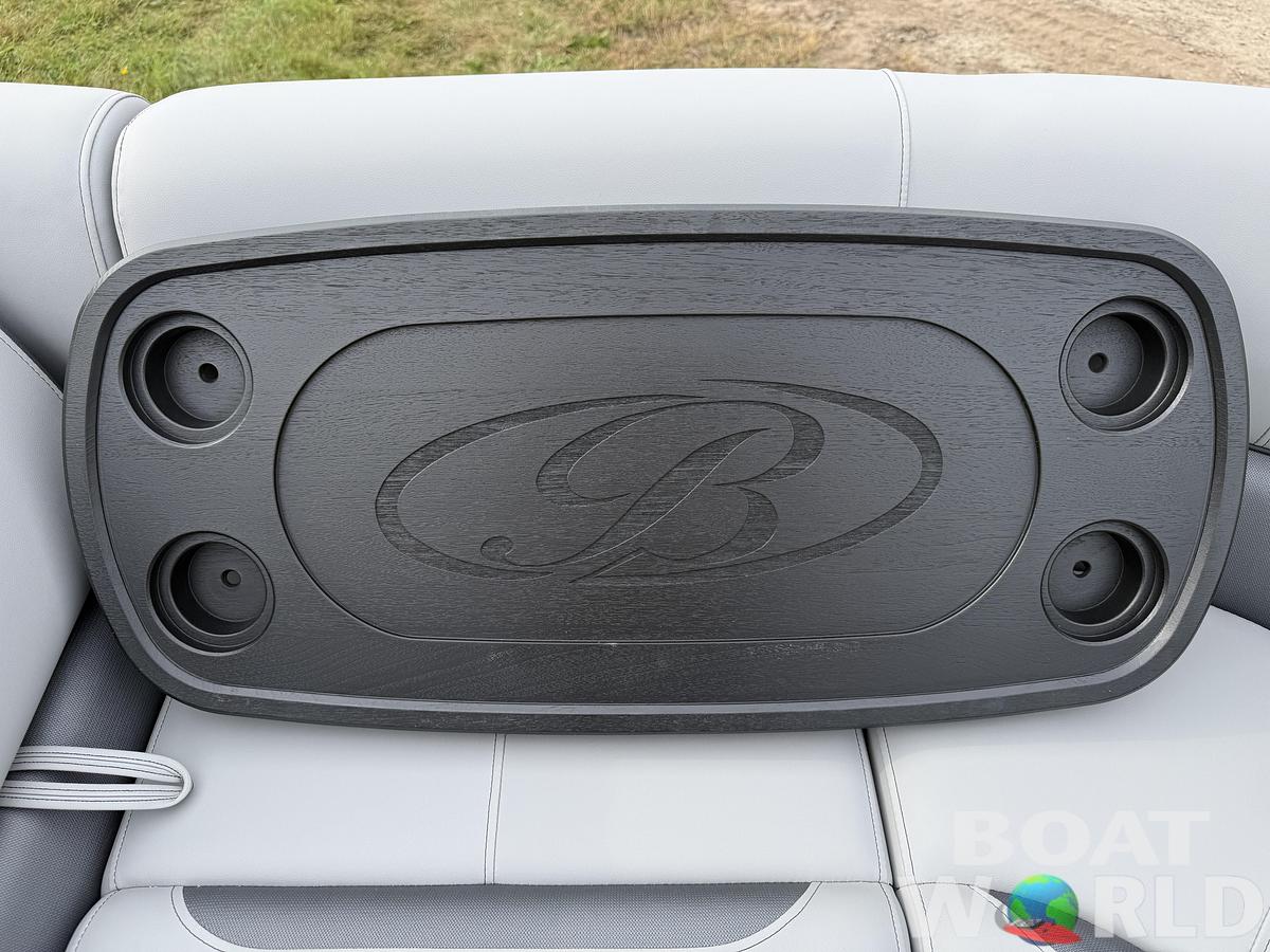 2025 Bentley Pontoons Legacy 200 Swingback