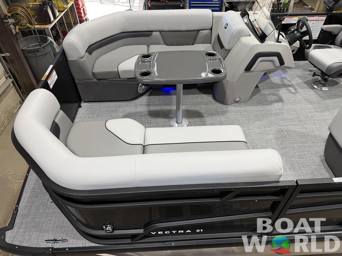 2026 Princecraft Vectra 21 RL Swingback Lounge $31995