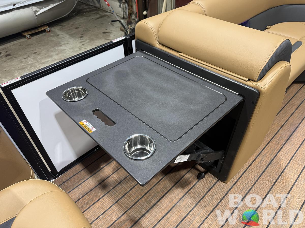 2026 Bentley Pontoons Legacy 220 Swingback