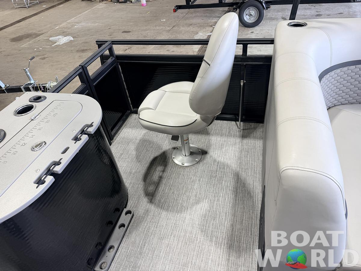 Used 2023 Apex Marine Qwest L818 Fish &60HP Honda 4Stroke -$27.995