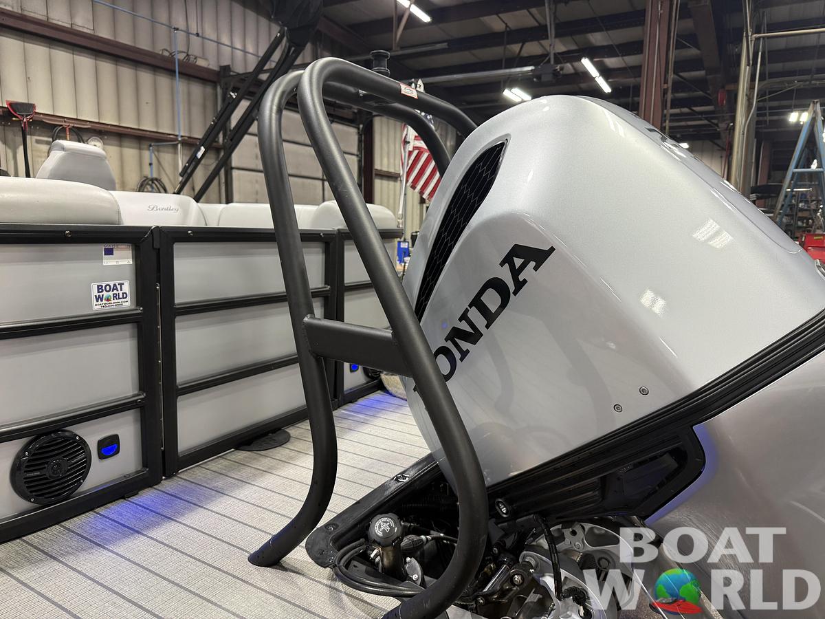 Used 2026 Bentley Pontoons Legacy 223 DL Quad Lounge Tritoon & 250HP