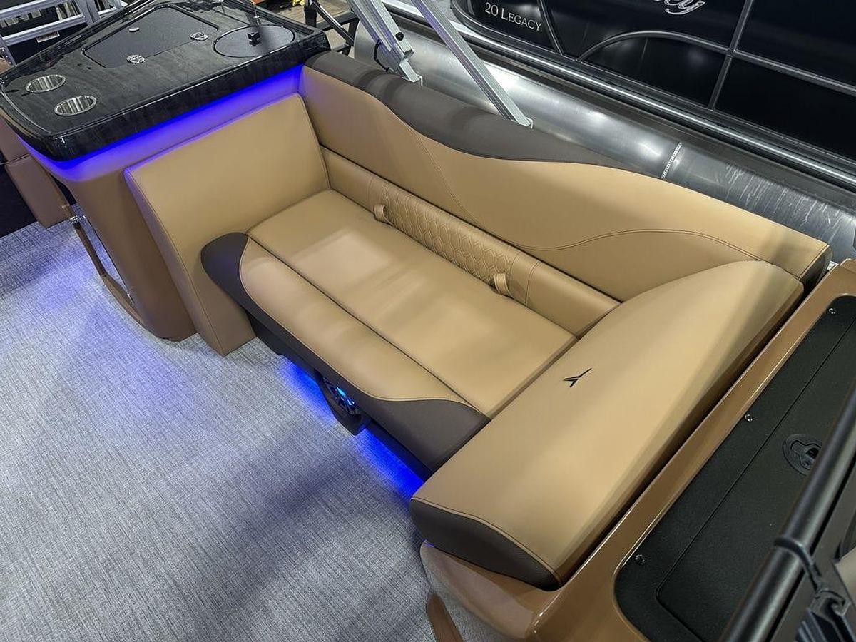 2025 Tahoe Pontoons LTZ 2385 Elite Cruise Windshield Tritoon & Honda 4-Stroke EFI