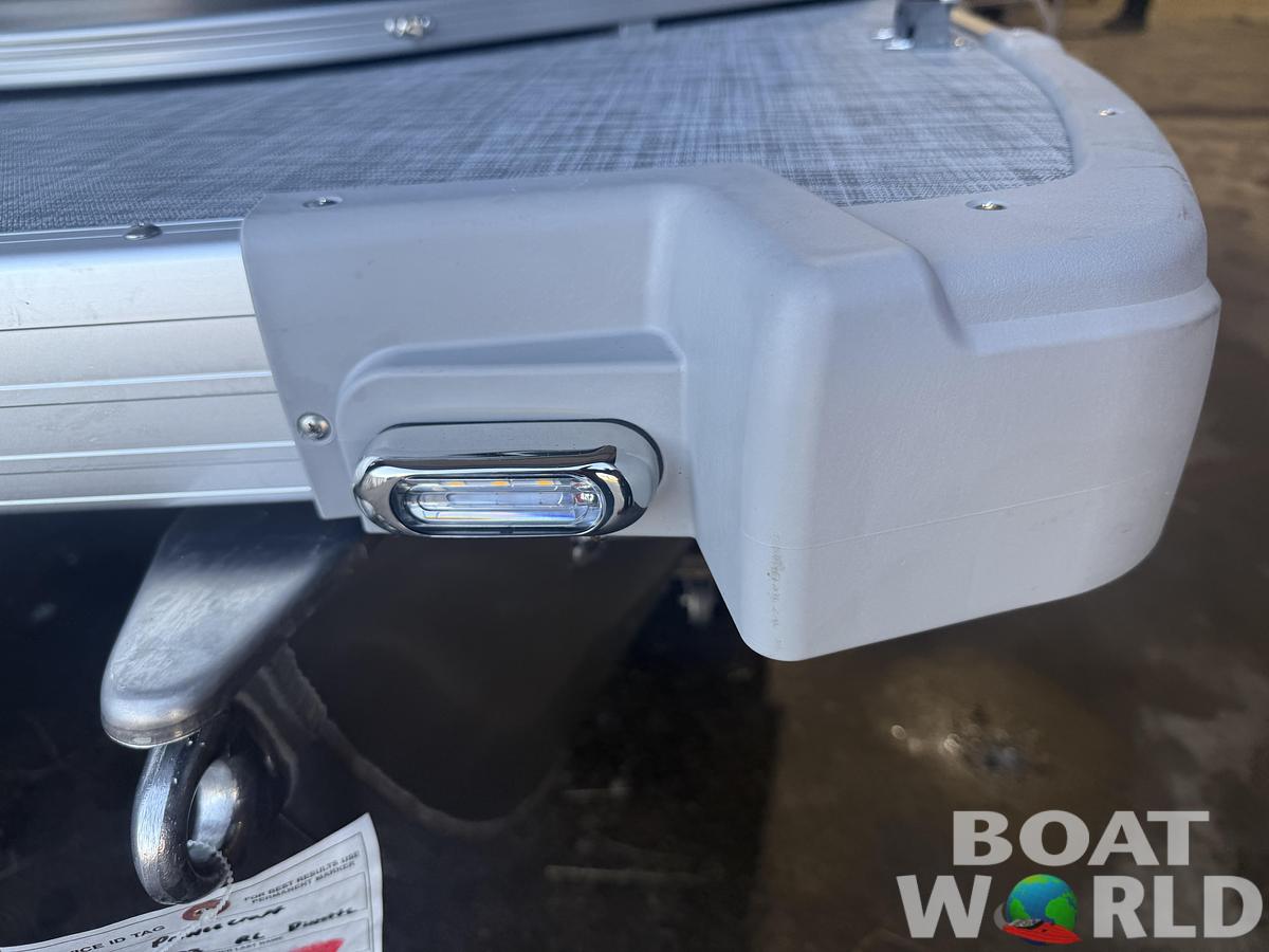 2026 Princecraft Vectra 23 RL Dinette Swingback Pontoon