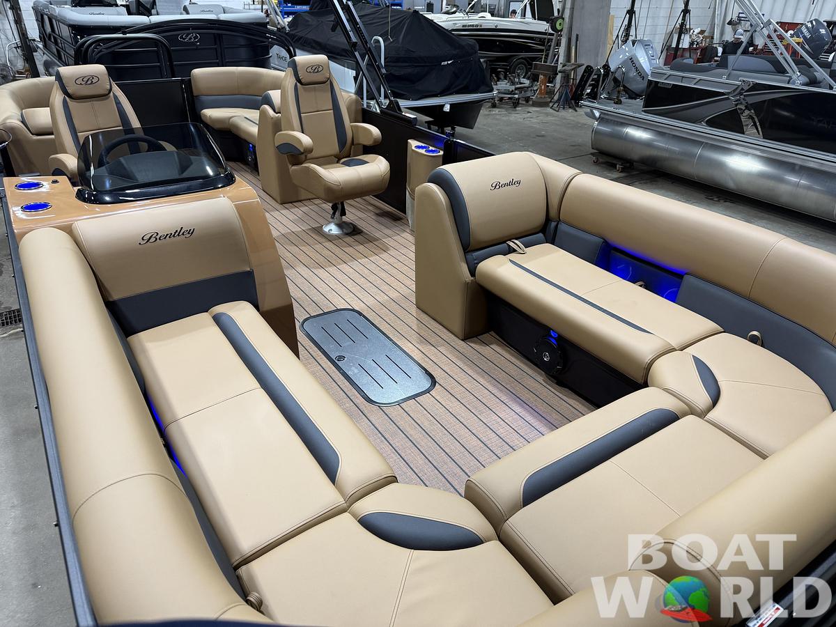 2026 Bentley 300HP Legacy 243 Navigator Tritoon $68995