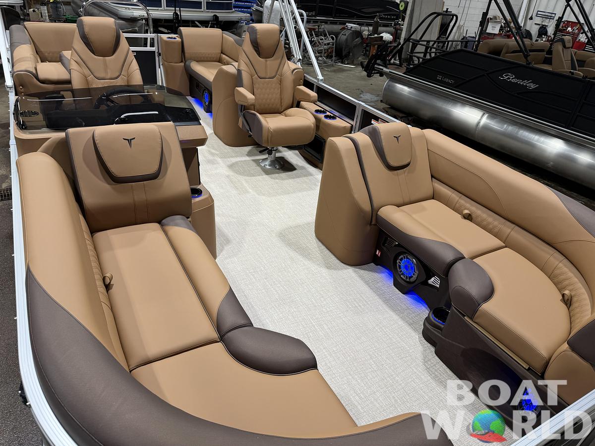 2027 Tahoe LTZ 2385 Quad Lounge & 4-Stroke $42995