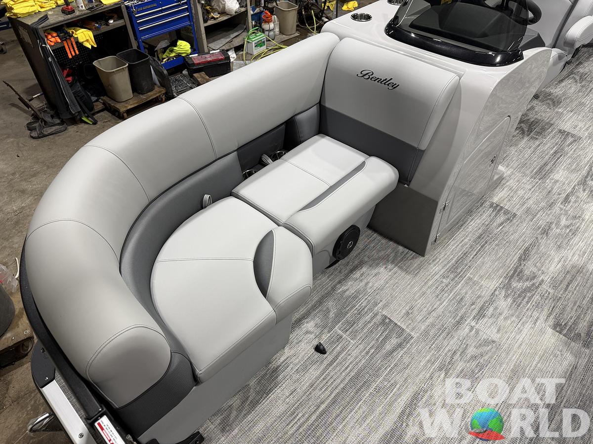 2026 Bentley Legacy 200 Navigator Quad Lounge Pontoon $34995