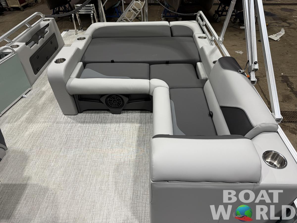 2026 Tahoe Sport VRB 2385 Swingback & 4-Stroke $34995