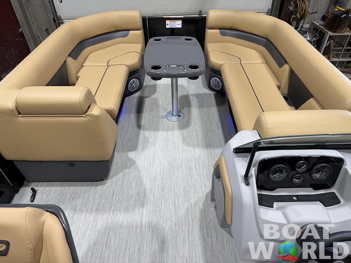 2027 Princecraft Vectra 23 RL SS Swingback Pontoon $36,995