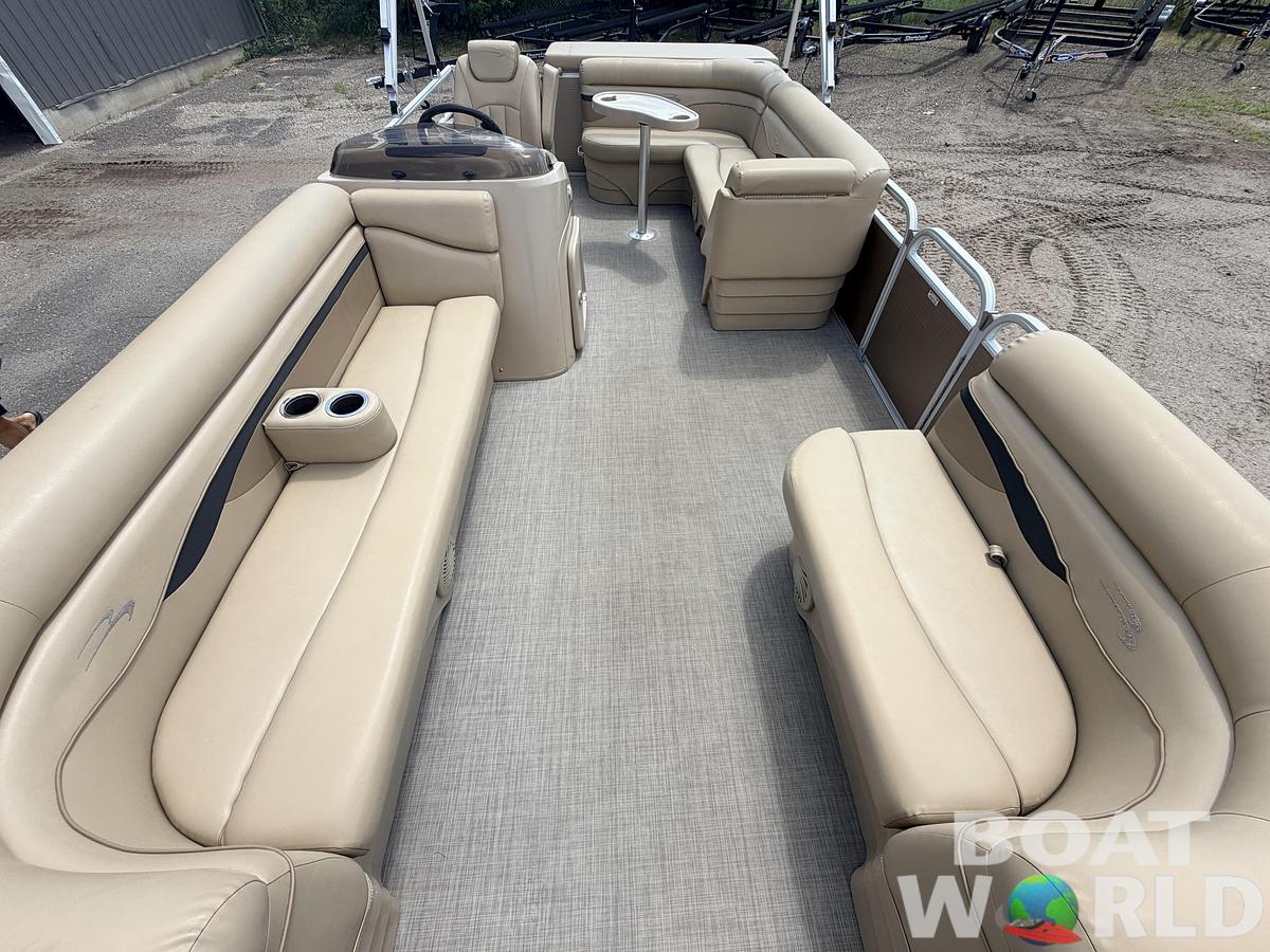 Used 2017 Bennington 208 SL & 50HP Yamaha 4Stroke -$24,995