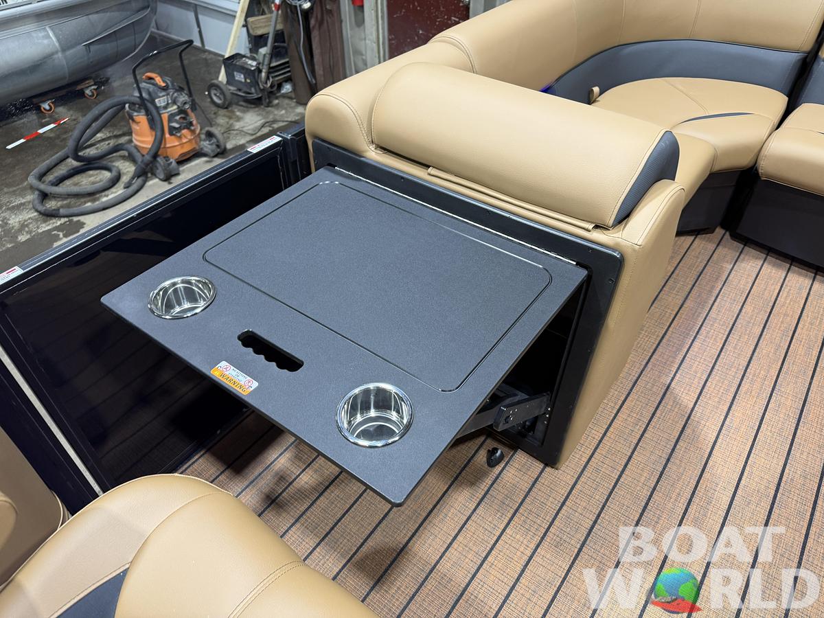 2026 Bentley Pontoons Legacy 200 Navigator Quad Lounge $39995