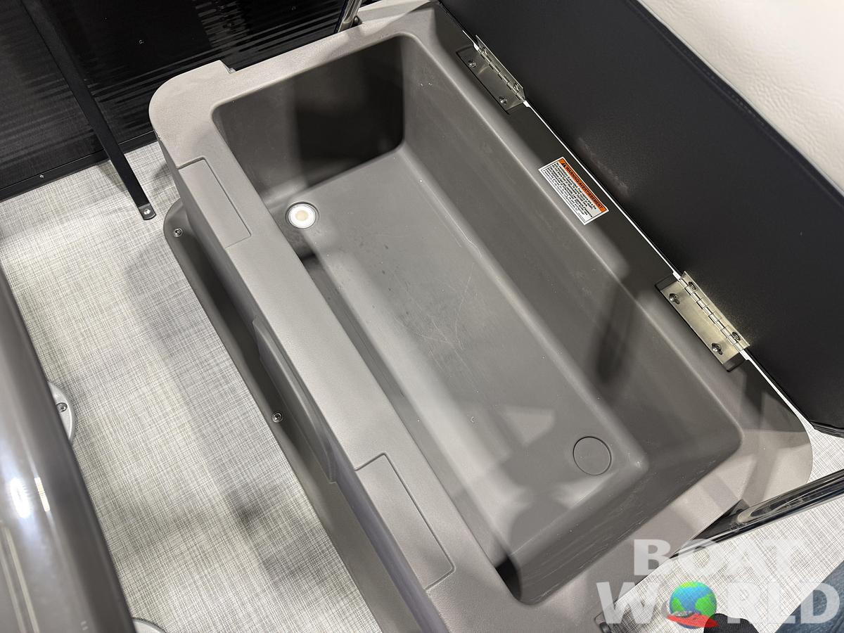 2026 Princecraft Vectra 23 RL Dinette Swingback Pontoon 