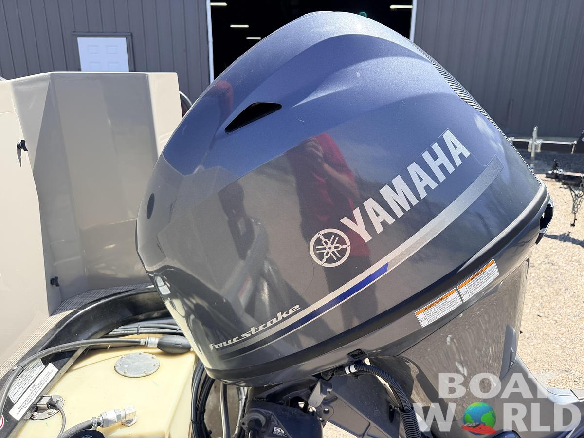 Used 2016 Premier 220 Explorer