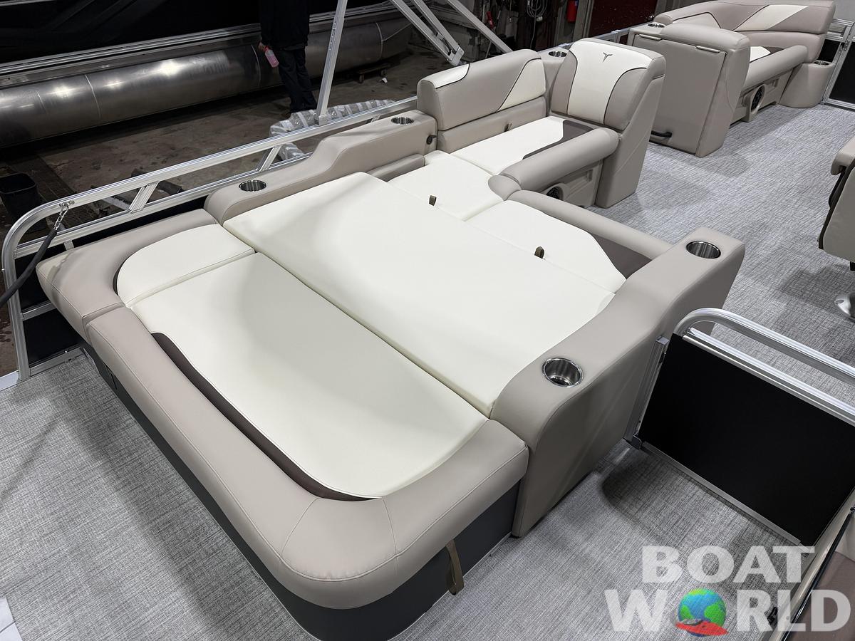 2026 Tahoe Sport VRB 2385 Swingback & 4-Stroke $34995