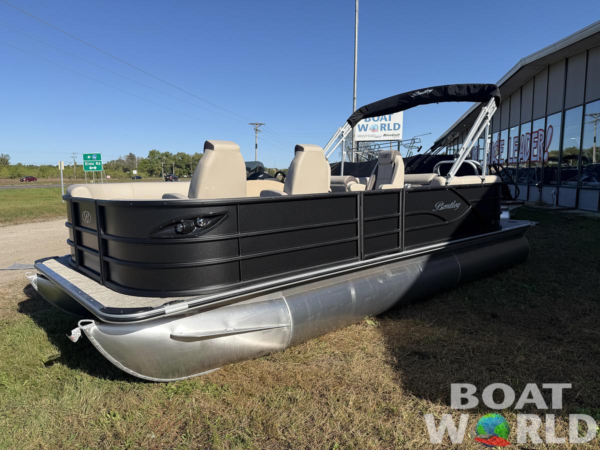 2026 Bentley Pontoons Legacy 220 Navigator DL Quad Lounge