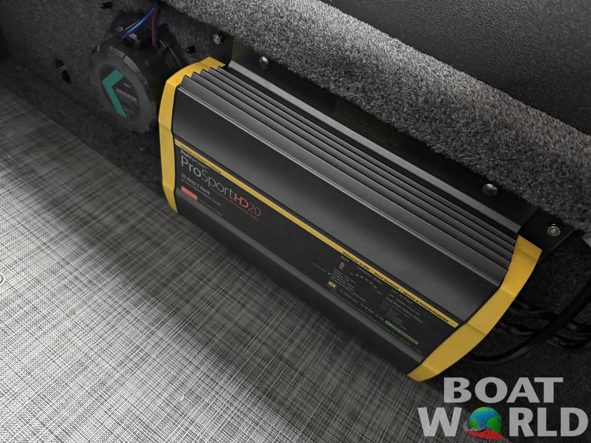 2024 Princecraft Ventura 224 Deckboat 