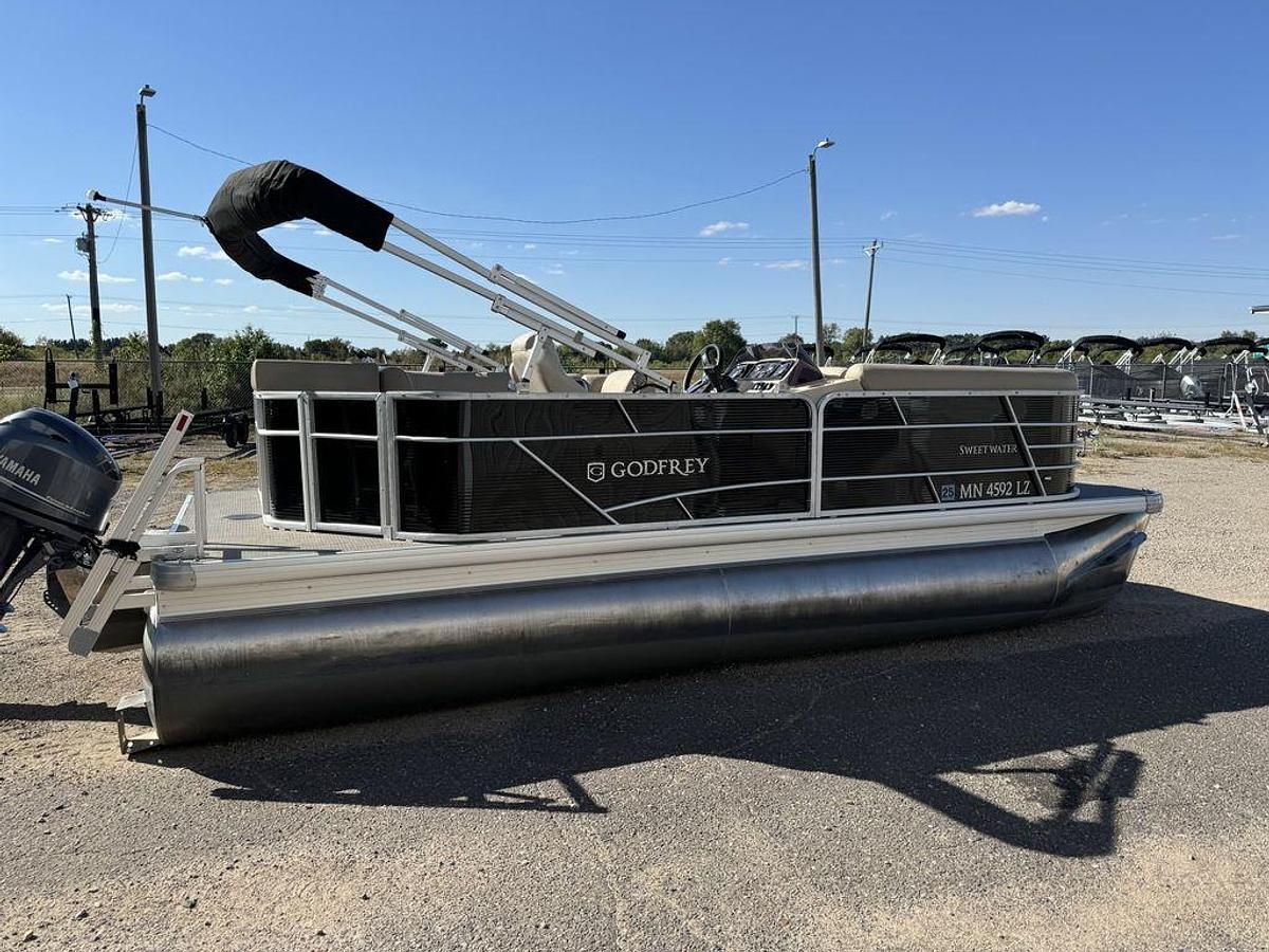 Used 2020 Sweetwater SW 2086 Cruise Pontoon with 70HP Yamaha 4-S EFI