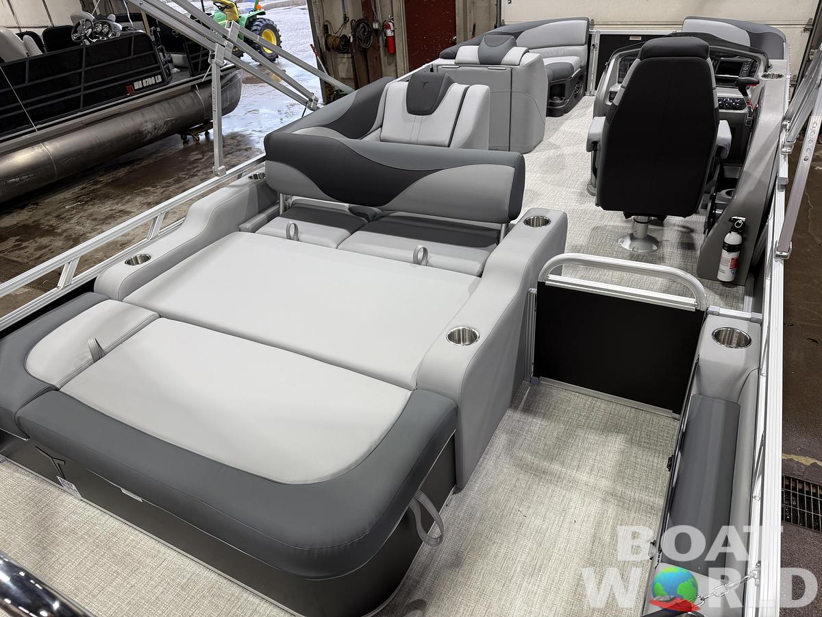 2027 Tahoe LTZ 2385 VRB SE Swingback Pontoon $42995