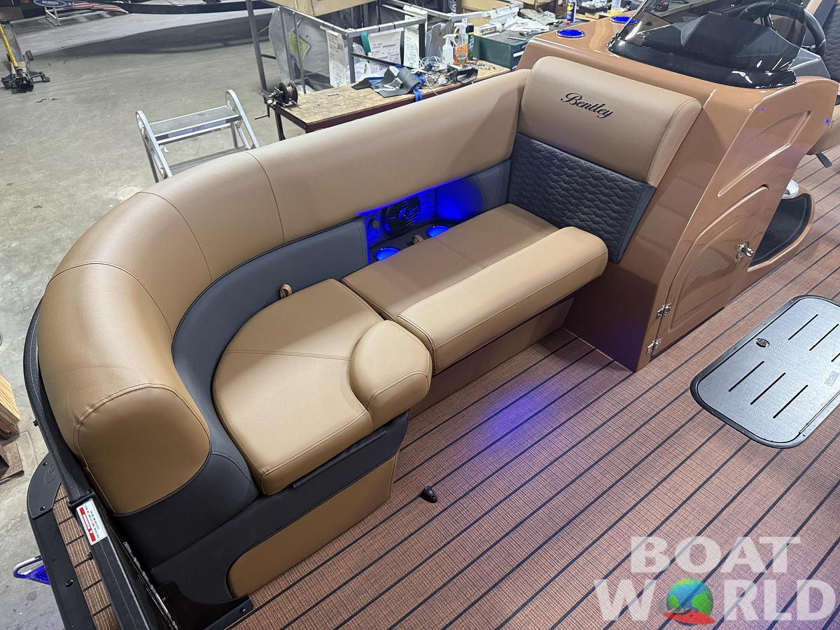 2026 Bentley Pontoons Elite 223 Swingback Tritoon