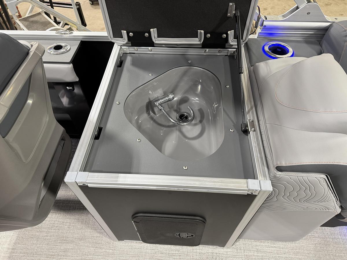2025 Tahoe Pontoons GEOfish 2385 Rear Fish Tritoon & Honda 4-Stroke EFI
