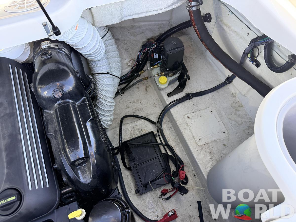 Used 2017 Rinker QX19 Bowrider & 250HP 4.5L V6 Mercruiser -$17,995