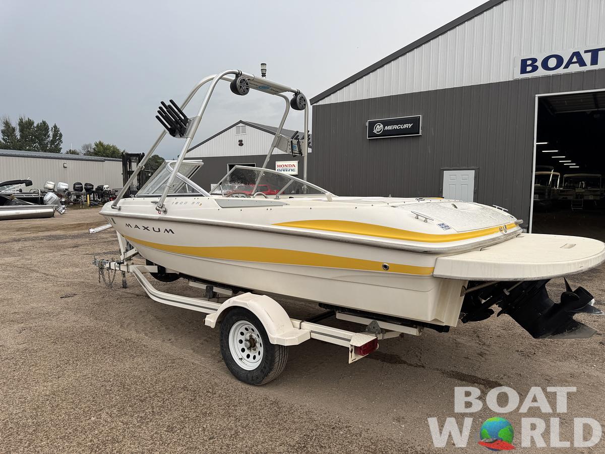 Used 2004 Maxum 1800 SR3 Runabout