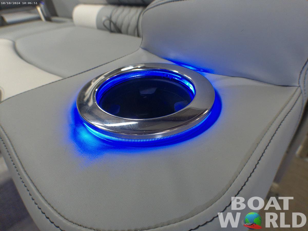 2025 Tahoe Pontoons Cascade 2385 Swingback (VRL) Tritoon & Honda 4-Stroke EFI