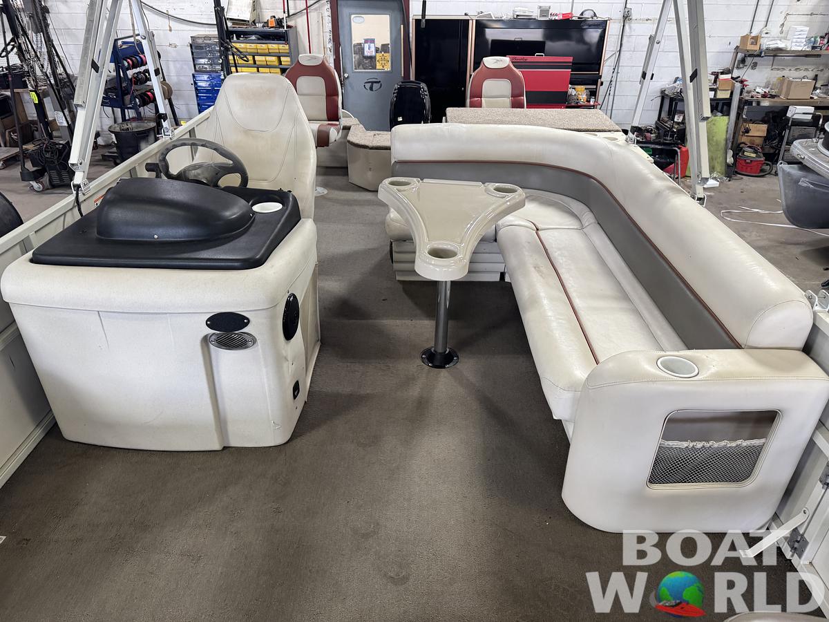 Used 2006 Crestliner 2285 CFI Pontoon