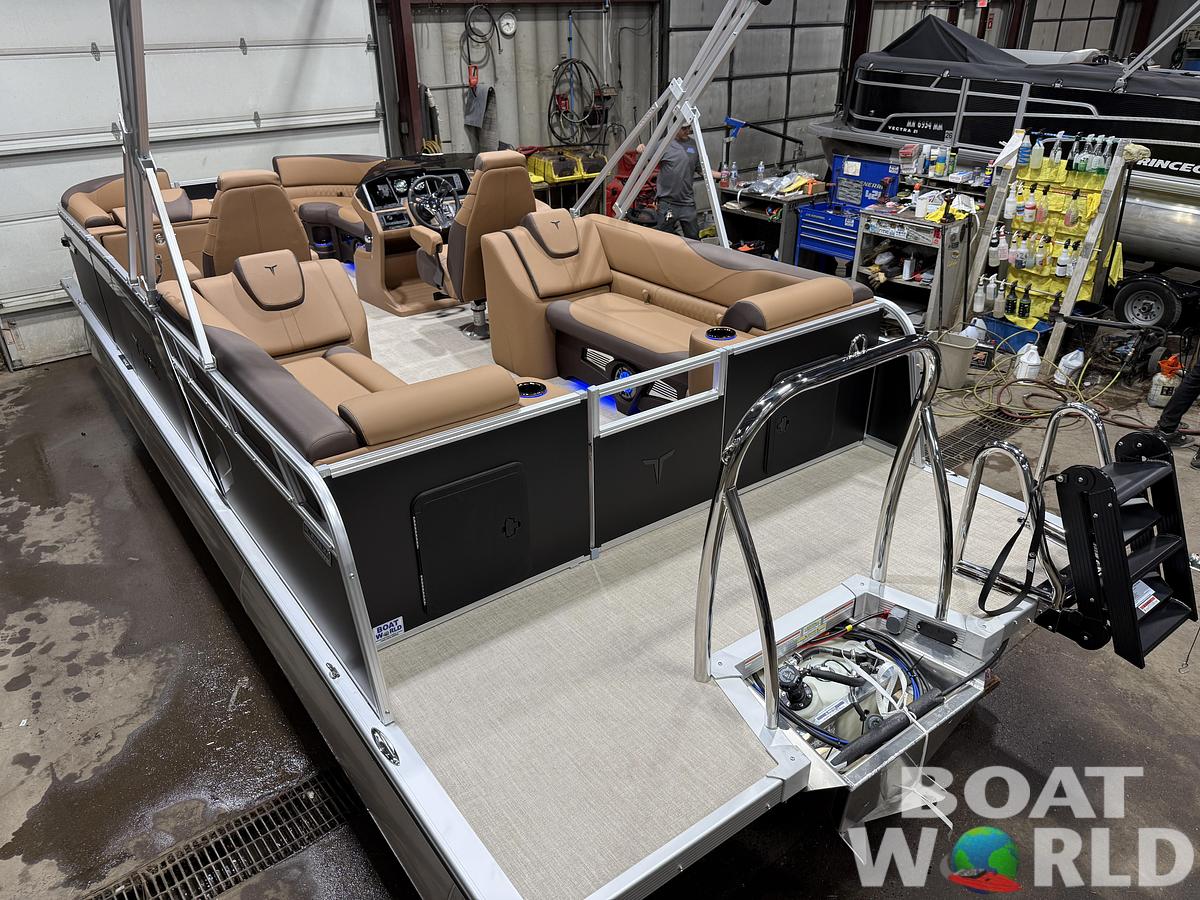 2027 Tahoe LTZ 2385 Quad Lounge & 4-Stroke $42995