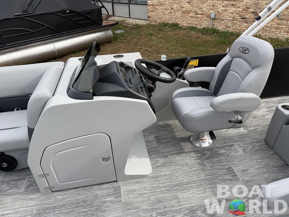 2025 Bentley Pontoons Legacy 200 Swingback