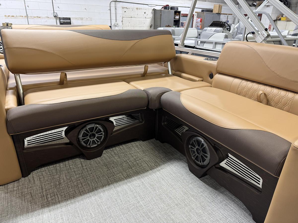 2025 Tahoe Pontoons LTZ 2385 Swingback (VRL) & Honda 4-Stroke EFI