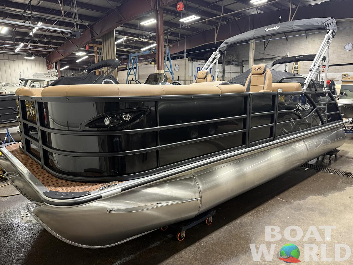 2026 Bentley Pontoons Legacy 223 QSB Swingback Tritoon 