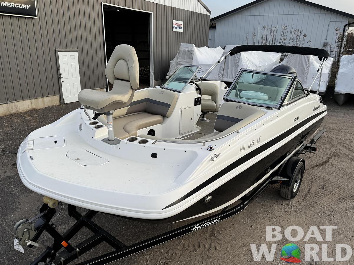 Used 2019 Hurricane SunDeck 187 with 150HP Yamaha Fourstroke EFI Outboard