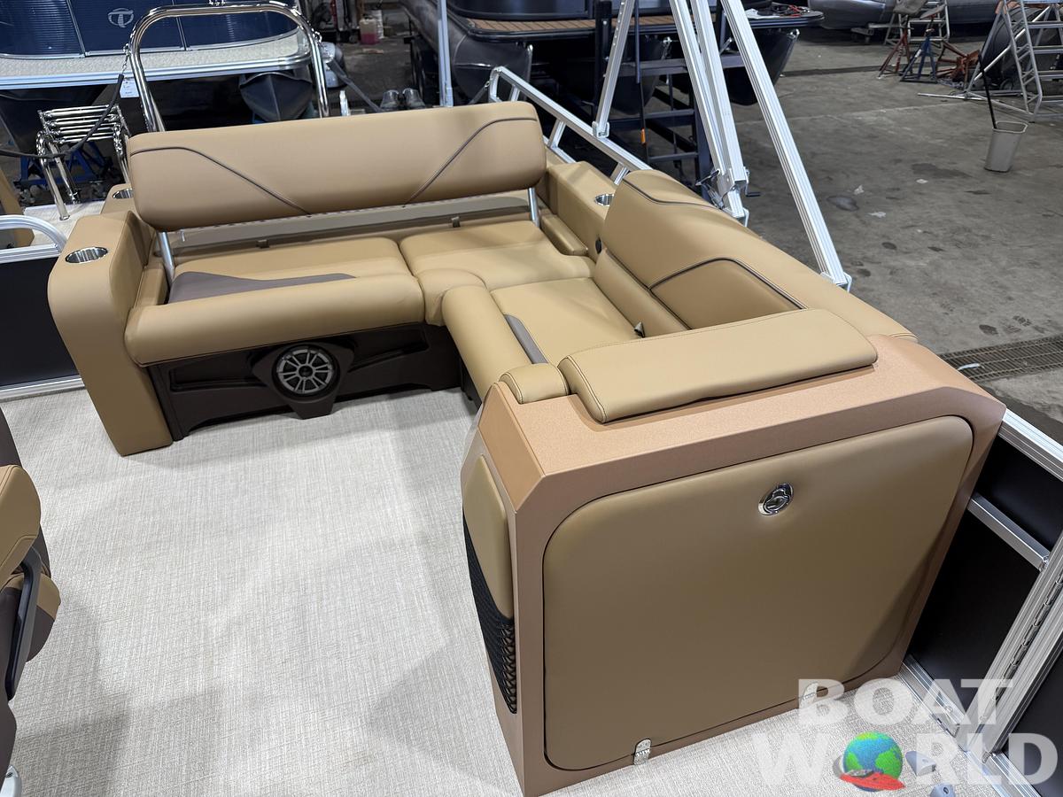 2027 Tahoe Sport VRB Premium 2385 Swingback & 4-Stroke $37995