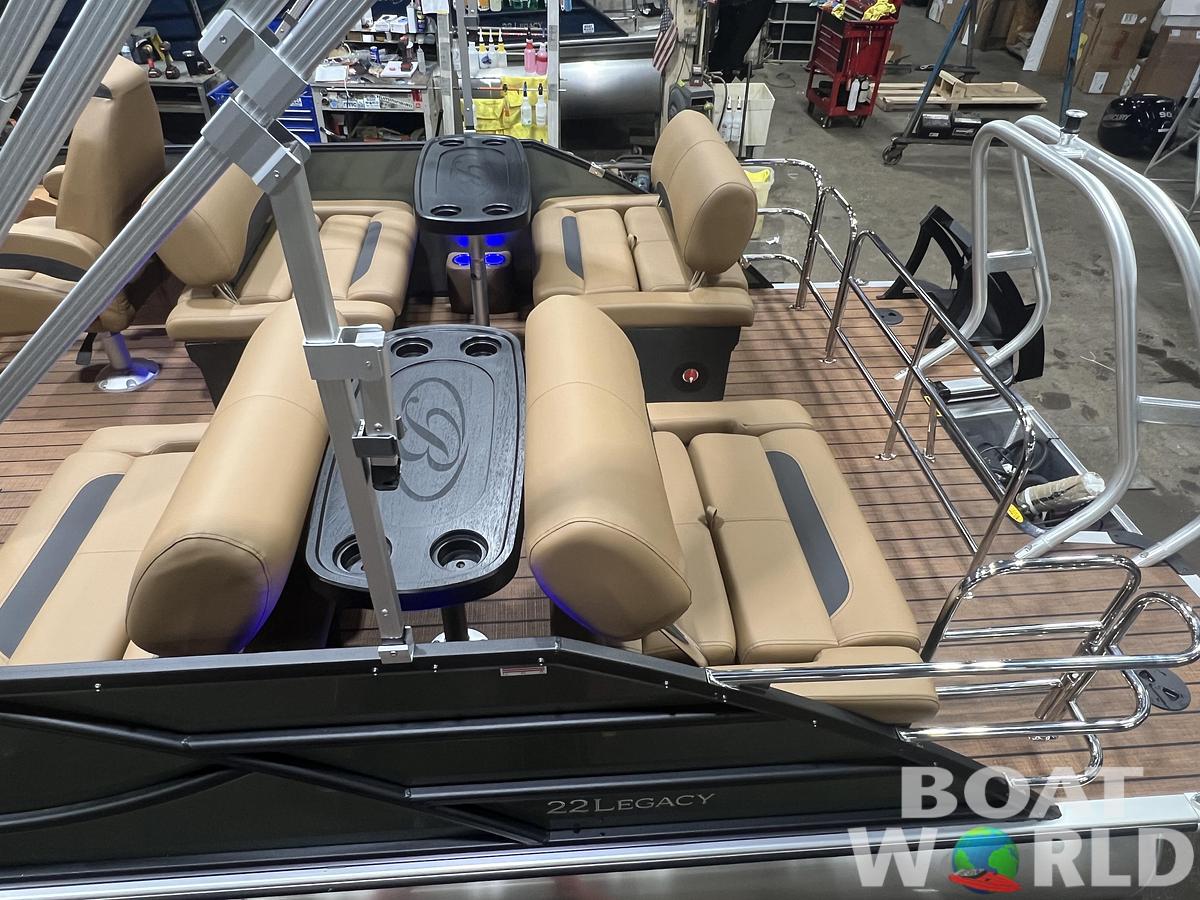 2026 Bentley Legacy 220 QSB Swingback $43995