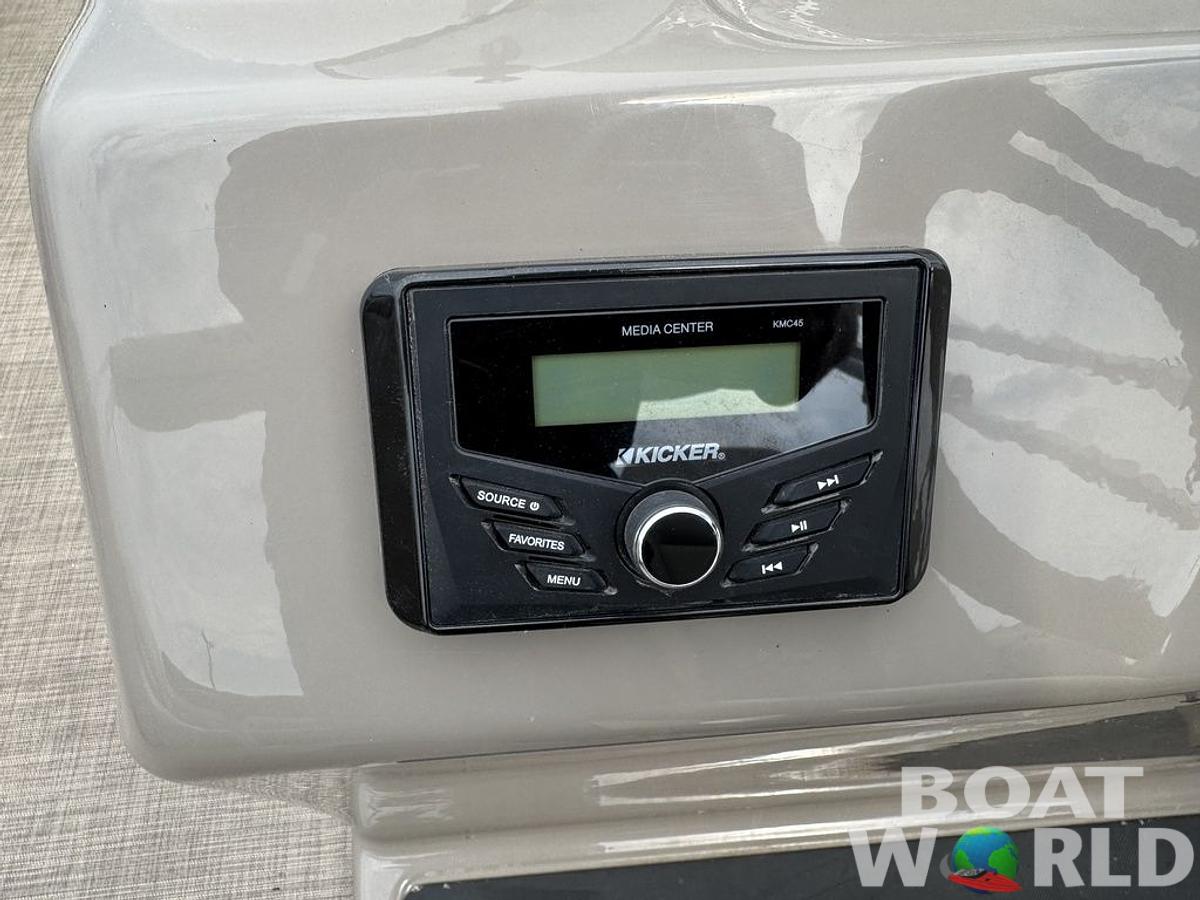 Used 2023 Sun Tracker Party Barge® 20 DLX