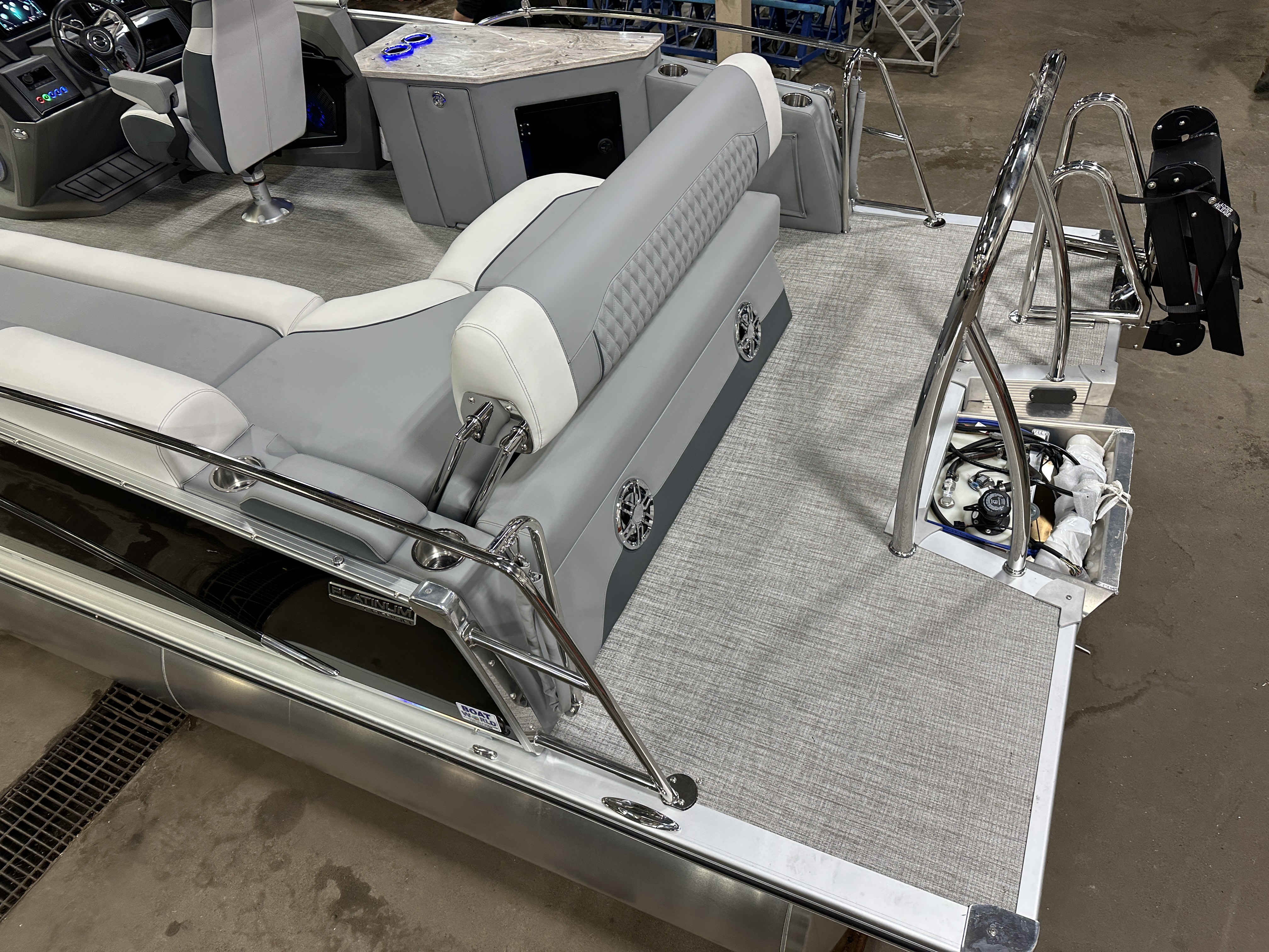 2025 Tahoe Pontoons Cascade 2385 Cruise Rear Bench (CRB) & Honda 4-Stroke EFI