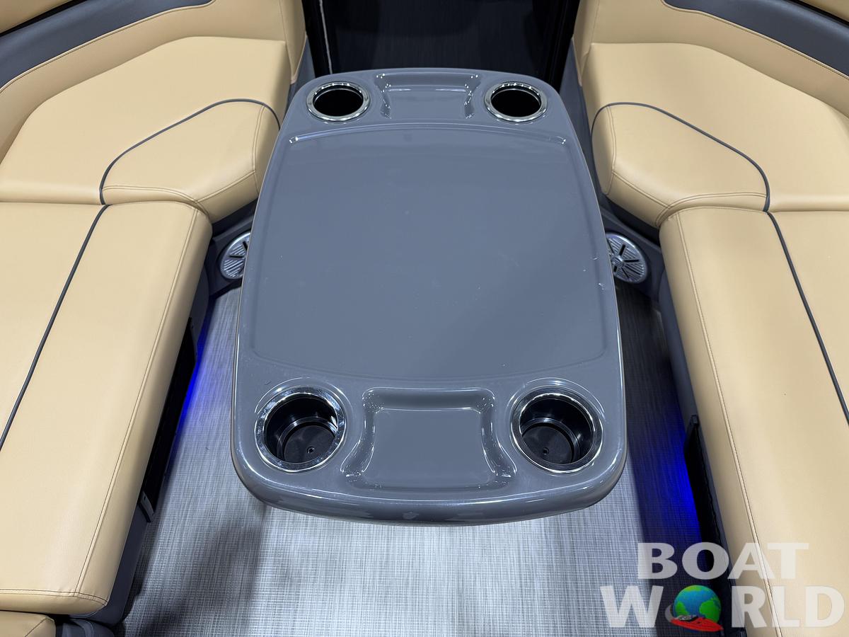 2027 Princecraft Vectra 23 RL SS Swingback Pontoon $36,995