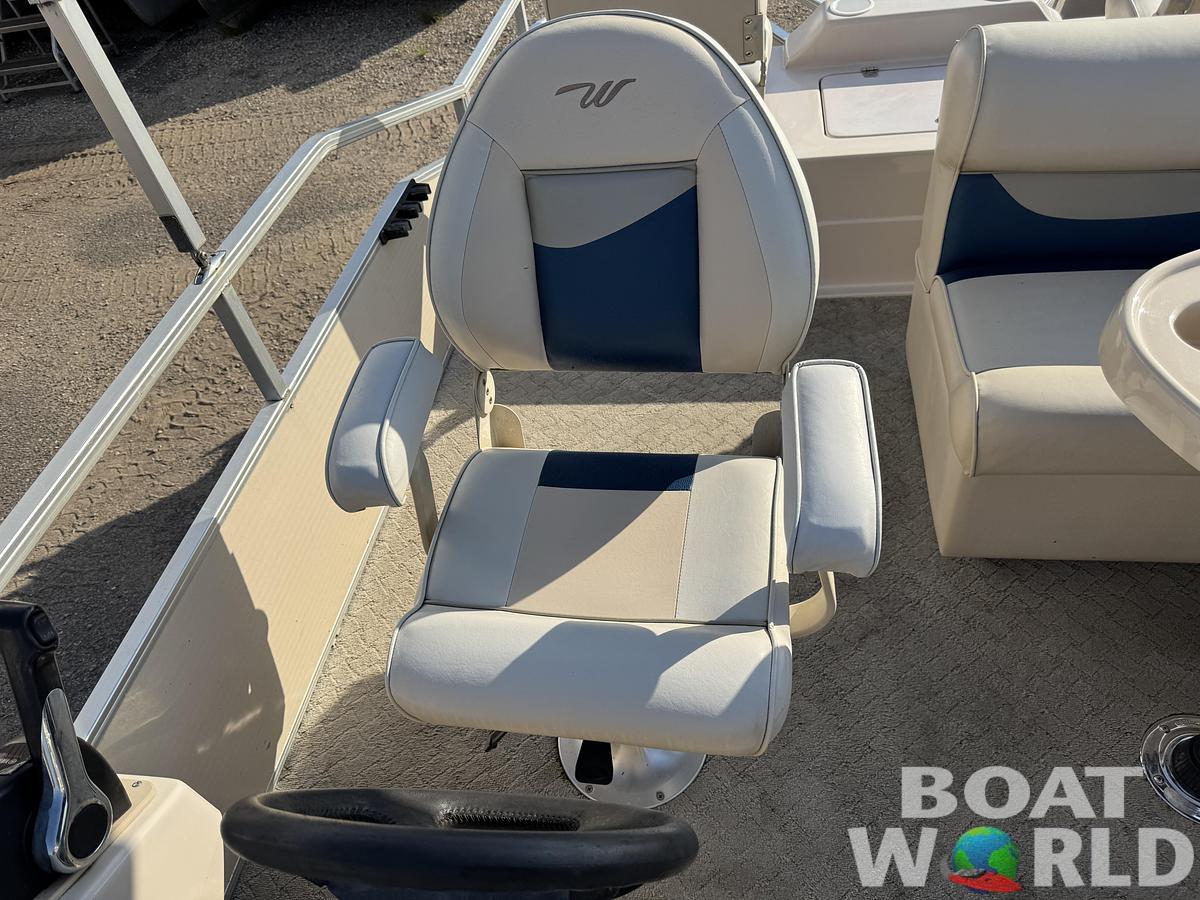 Used 2009 Weeres Family Fish Deluxe 220 Pontoon