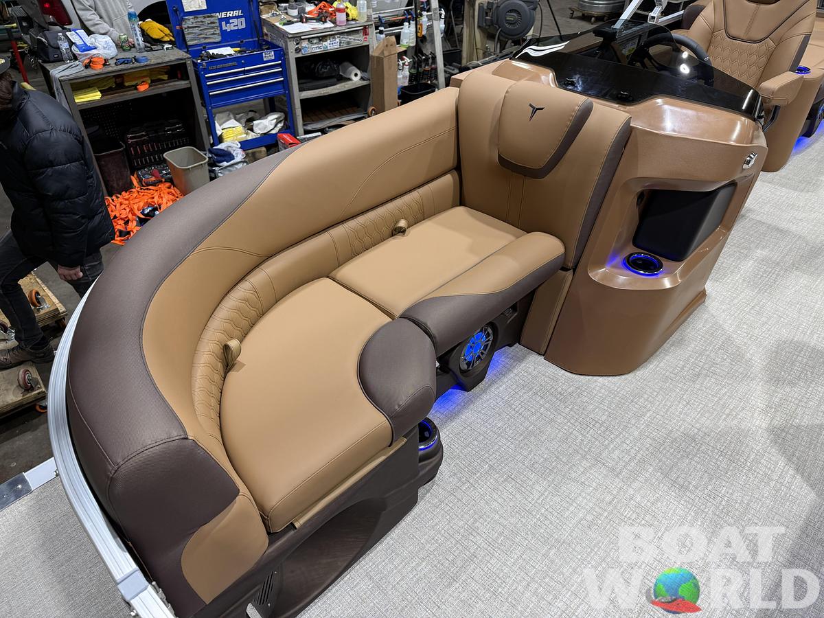 2026 Tahoe Pontoons LTZ 2385 Quad Lounge Shift SS Tritoon 