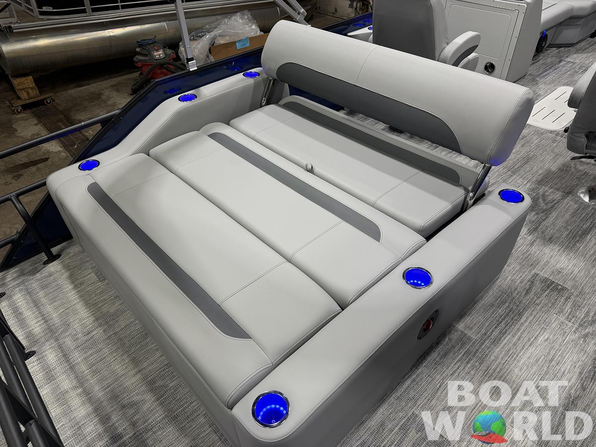 2026 Bentley Pontoons Legacy 223 Swingback Tritoon 