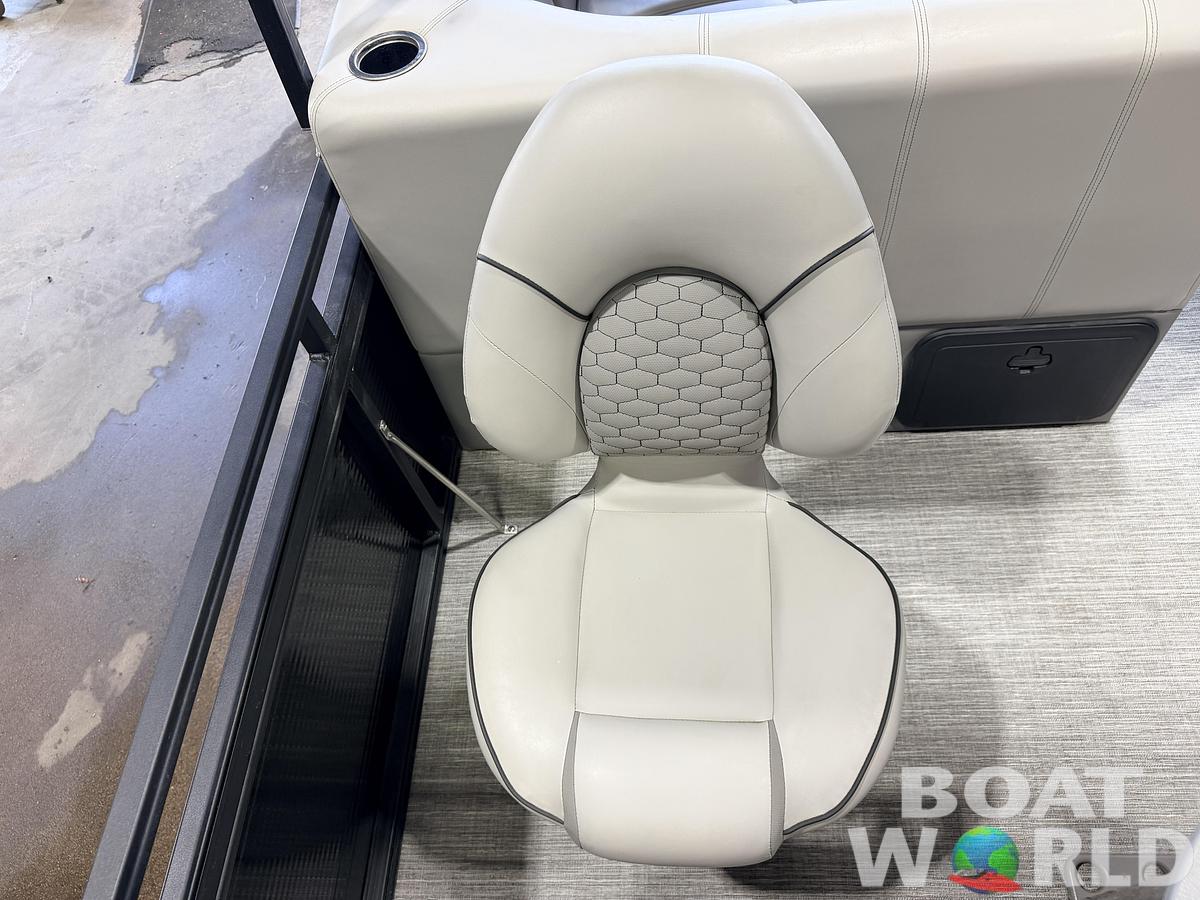 Used 2023 Apex Marine Qwest L818 Fish &60HP Honda 4Stroke -$27.995