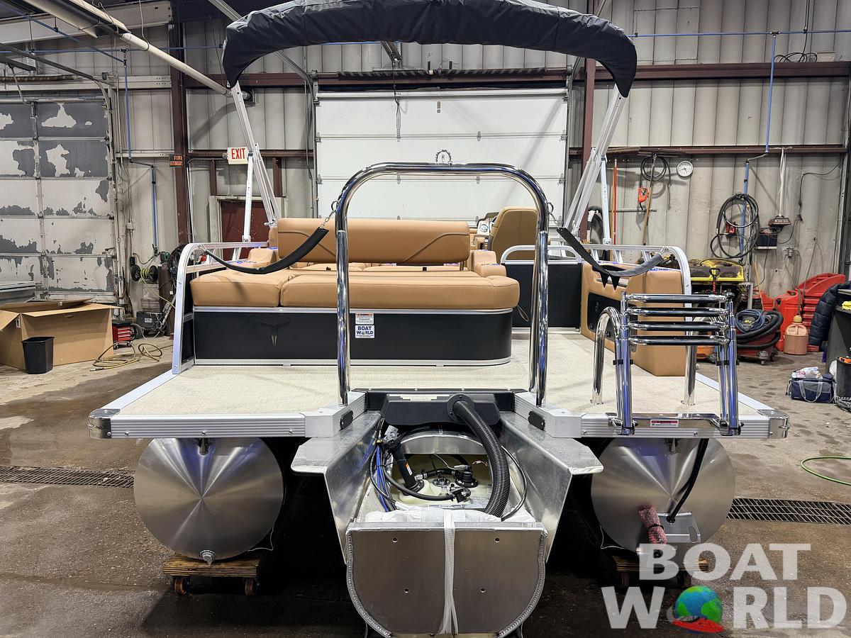 2026 Tahoe Sport 2385 VRB Swingback Tritoon $47995