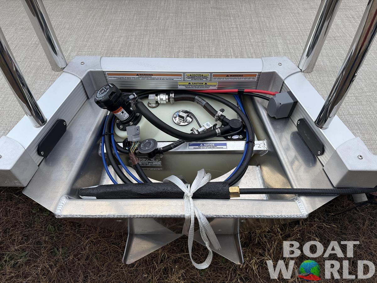 2026 Tahoe Pontoons LTZ 2385 Cruise Rear Bench (CRB) 