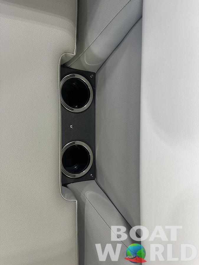 2025 Princecraft Vectra 21 RL Swingback Lounge Pontoon & Mercury 4-Stroke EFI