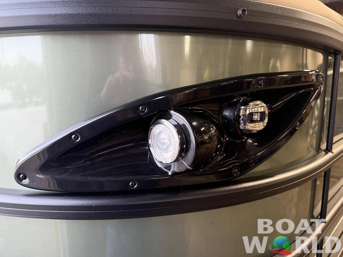 2026 Bentley Pontoons Legacy 223 QSB Swingback Tritoon 