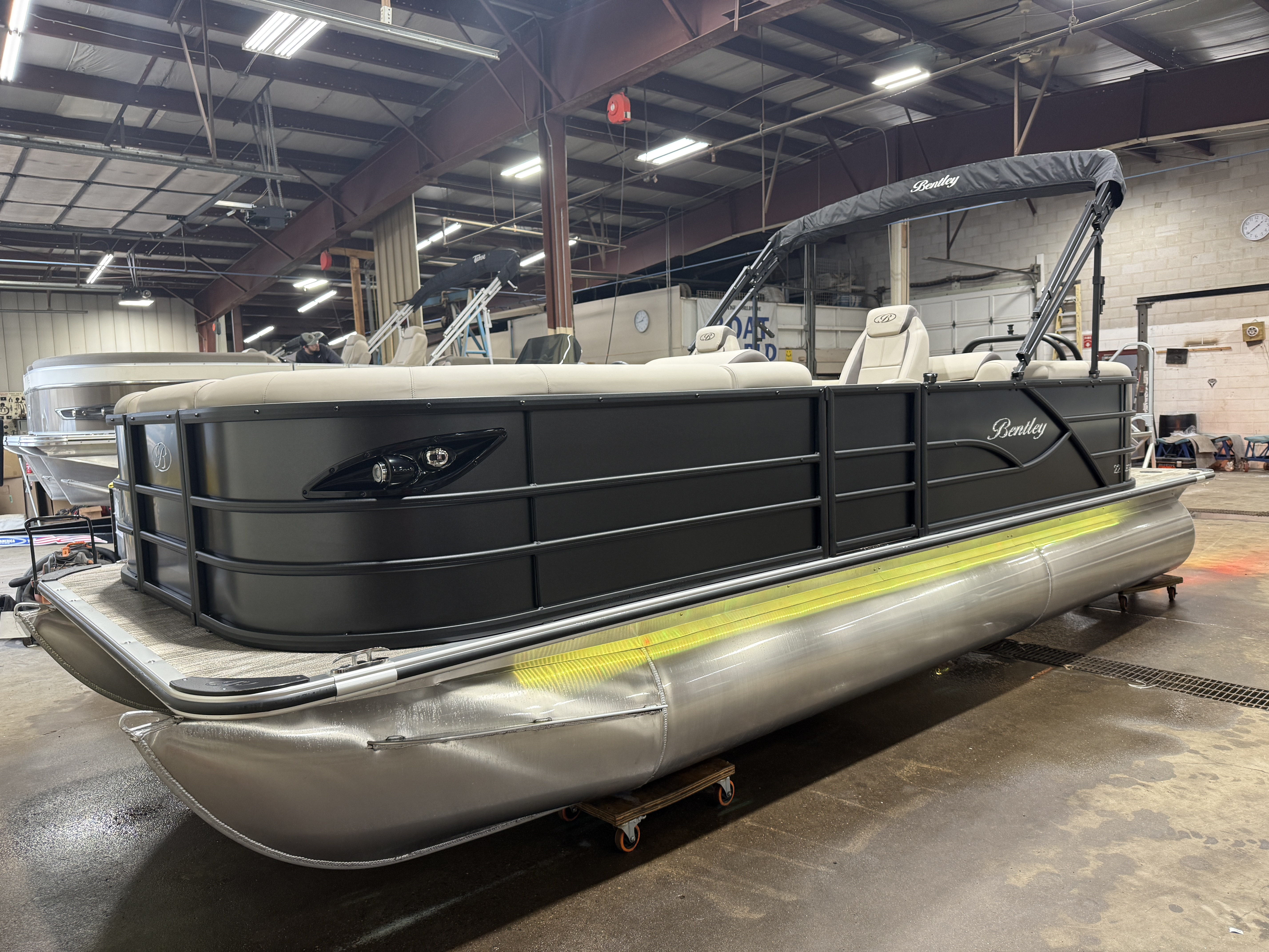 2027 Bentley Legacy 220 Navigator Quad Lounge Pontoon $42995