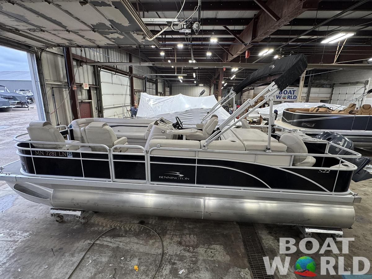 Used 2017 Bennington  22 SS Pontoon with 90HP Yamaha Fourstroke EFI