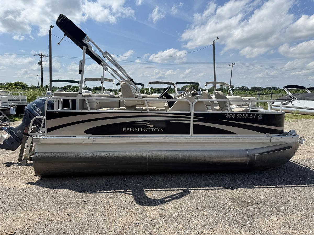 Used 2013 Bennington 17SF