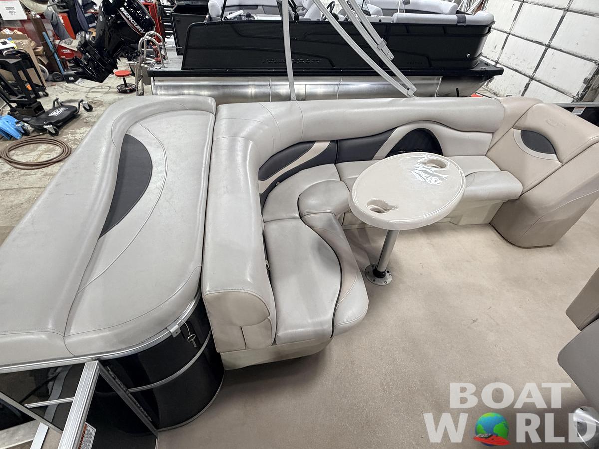 Used 2015 Sylvan Mirage 820 & 90HP Mercury 4Stroke - $21,995