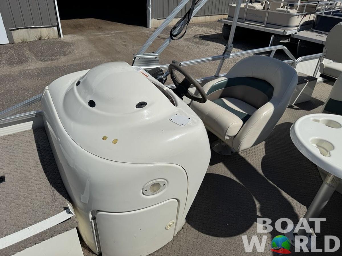 Used 2005 Lowe SunCruiser Trinidad 204